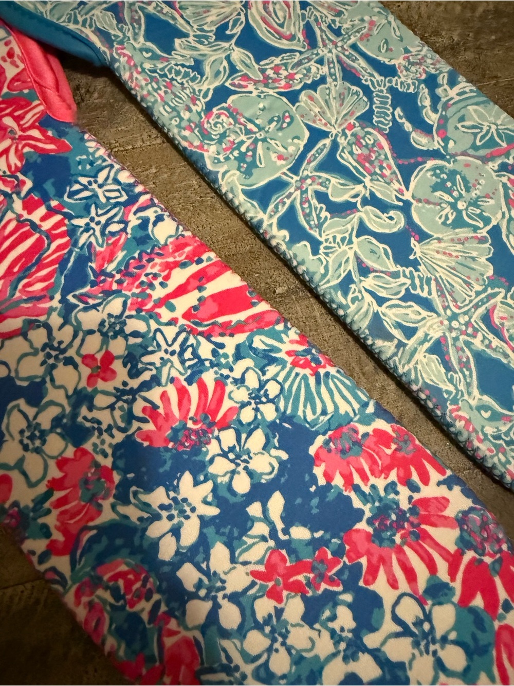 Brand New! Lilly Pulitzer Floral Neoprene Set of 2 Wine Totes in Pink & Blue! - Picture 4 of 4